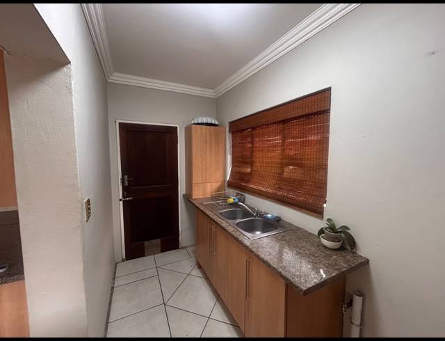 5 BEDROOM HOUSE FOR SALE IN VANDERBIJLPARK SE 8
